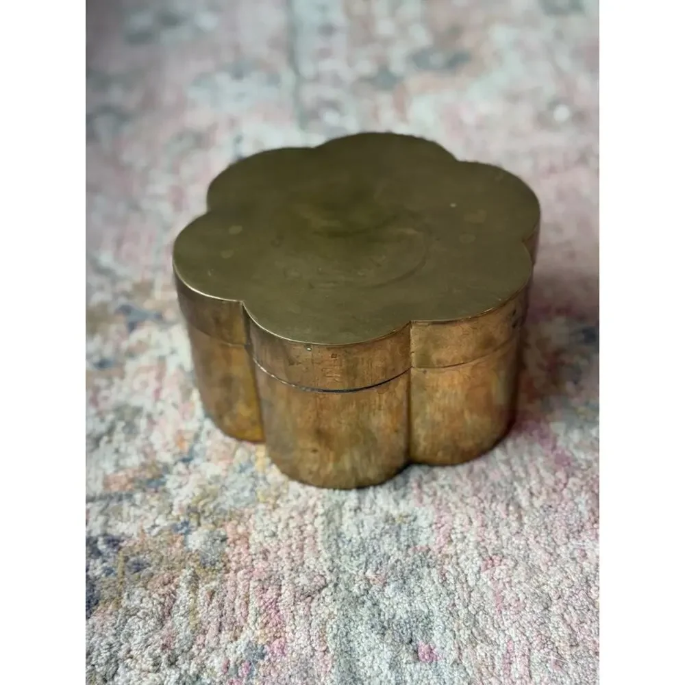 VTG 1950s MCM Brass Flower shaped Decorative Trinket Box Vintage Solid Brass